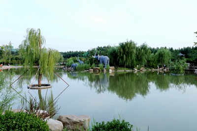 邯鄲市模特行業(yè)協(xié)會羅蘭藝術(shù)團(tuán)南湖游
